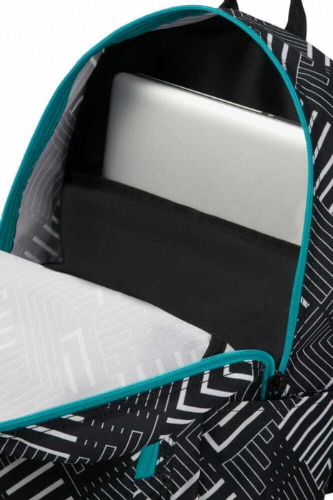 Vnitřní prostor batohu obsahuje otevřenou přihrádku. AMERICAN TOURISTER, VNITŘNÍ PROSTOR BATOHU OBSAHUJE OTEVŘENOU PŘIHRÁDKU. - DÁMSKÉ BATOHY - BATOHY