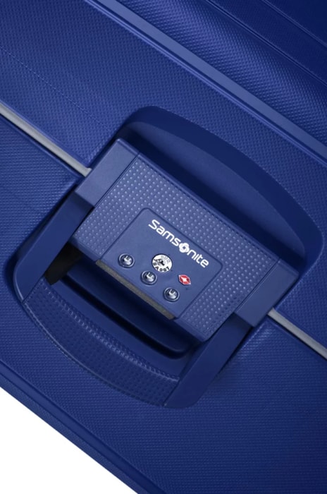 Objevte dosud nejlehčí kolekci S'Cure. Samsonite uspěl ve výrobě extrémně lehké polypropylenové kolekce na tříbodové zamykání, a to díky revolučnímu, polypropylenovému materiálu Flowlite. SAMSONITE, OBJEVTE DOSUD NEJLEHČÍ KOLEKCI S'CURE. SAMSONITE USPĚL VE VÝROBĚ EXTRÉMNĚ LEHKÉ POLYPROPYLENOVÉ KOLEKCE NA TŘÍBODOVÉ ZAMYKÁNÍ, A TO DÍKY REVOLUČNÍMU, POLYPROPYLENOVÉMU MATERIÁLU FLOWLITE. - ŠKRUPINOVÉ KUFRE - CESTOVNÉ KUFRE A TAŠKY