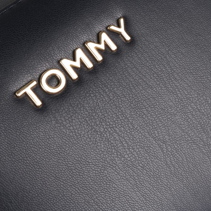Crossbody kabelka z kolekcie Iconic Tommy je vyrobená zo syntetickej kože v hladkej úprave. TOMMY HILFIGER, CROSSBODY KABELKA Z KOLEKCIE ICONIC TOMMY JE VYROBENÁ ZO SYNTETICKEJ KOŽE V HLADKEJ ÚPRAVE. - CROSSBODY KABELKY - KABELKY