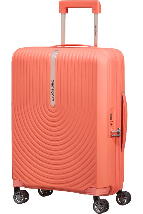 Vykročte z davu s moderním perfektně vybaveným kufrem Hi-Fi od značky Samsonite. Příruční kufr je vyroben z odlehčeného a zároveň velmi odolného polypropylenu. SAMSONITE, VYKROČTE Z DAVU S MODERNÍM PERFEKTNĚ VYBAVENÝM KUFREM HI-FI OD ZNAČKY SAMSONITE. PŘÍRUČNÍ KUFR JE VYROBEN Z ODLEHČENÉHO A ZÁROVEŇ VELMI ODOLNÉHO POLYPROPYLENU. - PŘÍRUČNÍ ZAVAZADLA - CESTOVNÍ KUFRY A TAŠKY