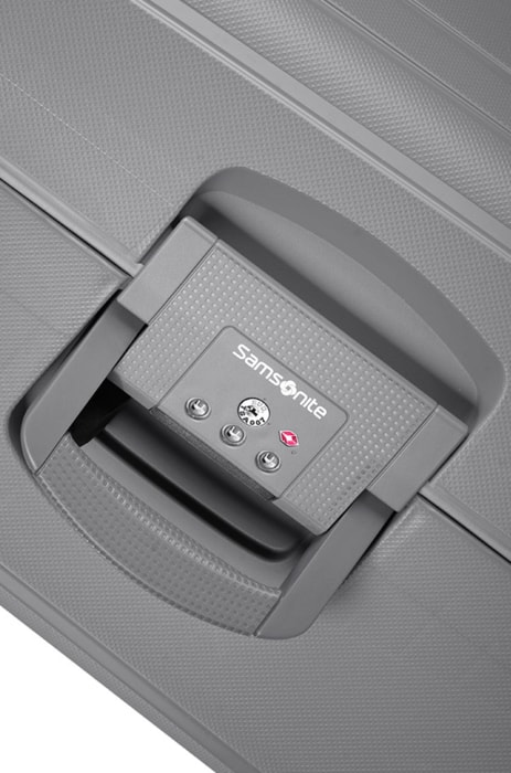 Objevte dosud nejlehčí kolekci S'Cure. Samsonite uspěl ve výrobě extrémně lehké polypropylenové kolekce na tříbodové zamykání, a to díky revolučnímu, polypropylenovému materiálu Flowlite. SAMSONITE, OBJEVTE DOSUD NEJLEHČÍ KOLEKCI S'CURE. SAMSONITE USPĚL VE VÝROBĚ EXTRÉMNĚ LEHKÉ POLYPROPYLENOVÉ KOLEKCE NA TŘÍBODOVÉ ZAMYKÁNÍ, A TO DÍKY REVOLUČNÍMU, POLYPROPYLENOVÉMU MATERIÁLU FLOWLITE. - ŠKRUPINOVÉ KUFRE - CESTOVNÉ KUFRE A TAŠKY