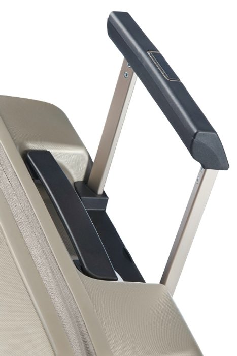 Pohodlnú manipuláciu s batožinou obstará dvojitá výsuvná trolej. SAMSONITE, POHODLNÚ MANIPULÁCIU S BATOŽINOU OBSTARÁ DVOJITÁ VÝSUVNÁ TROLEJ. - PRÍRUČNÁ BATOŽINA - CESTOVNÉ KUFRE A TAŠKY