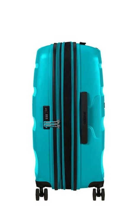 Objem kufru lze snadno navýšit až na 73 litrů s použitím integrovaného expandéru. AMERICAN TOURISTER, OBJEM KUFRU LZE SNADNO NAVÝŠIT AŽ NA 73 LITRŮ S POUŽITÍM INTEGROVANÉHO EXPANDÉRU. - SKOŘEPINOVÉ KUFRY - CESTOVNÍ KUFRY A TAŠKY