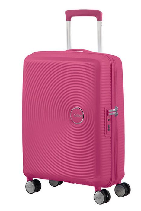 Tento oceňovaný rozšířitelný kabinový kufr z kolekce Soundbox se vyznačuje jedním z dosud nejvýraznějších designů. AMERICAN TOURISTER, TENTO OCEŇOVANÝ ROZŠÍŘITELNÝ KABINOVÝ KUFR Z KOLEKCE SOUNDBOX SE VYZNAČUJE JEDNÍM Z DOSUD NEJVÝRAZNĚJŠÍCH DESIGNŮ. - PŘÍRUČNÍ ZAVAZADLA - CESTOVNÍ KUFRY A TAŠKY