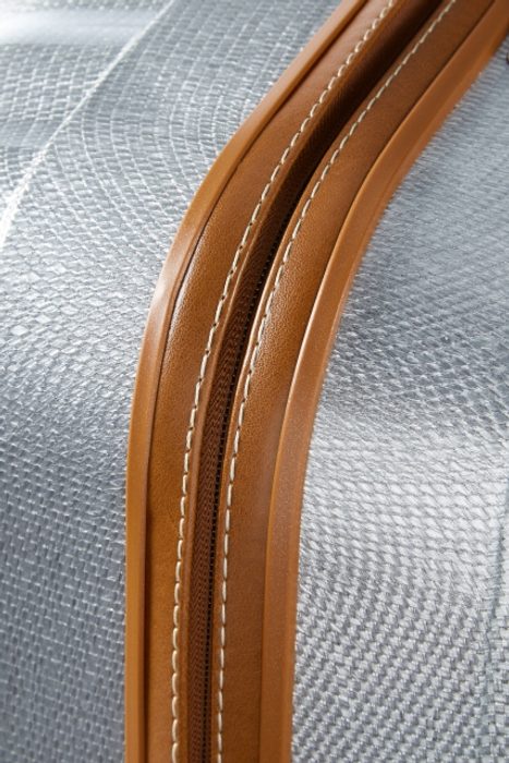 Vyrobeno revoluční technologií Curv® SAMSONITE, VYROBENO REVOLUČNÍ TECHNOLOGIÍ CURV® - SKOŘEPINOVÉ KUFRY - CESTOVNÍ KUFRY A TAŠKY