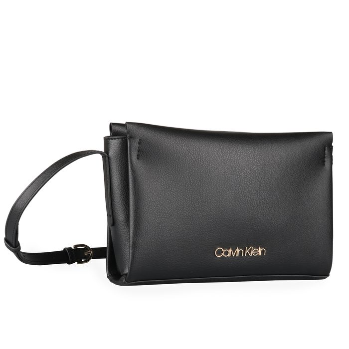 Dámská crossbody kabelka Calvin Klein v praktické velikosti krásně oživí váš outfit. CALVIN KLEIN, DÁMSKÁ CROSSBODY KABELKA CALVIN KLEIN V PRAKTICKÉ VELIKOSTI KRÁSNĚ OŽIVÍ VÁŠ OUTFIT. - CROSSBODY KABELKY - KABELKY