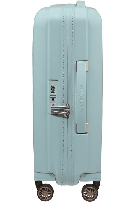 Nesmí chybět integrovaný TSA zámek pro bezpečné cestování mezi kontinenty. SAMSONITE, NESMÍ CHYBĚT INTEGROVANÝ TSA ZÁMEK PRO BEZPEČNÉ CESTOVÁNÍ MEZI KONTINENTY. - PŘÍRUČNÍ ZAVAZADLA - CESTOVNÍ KUFRY A TAŠKY