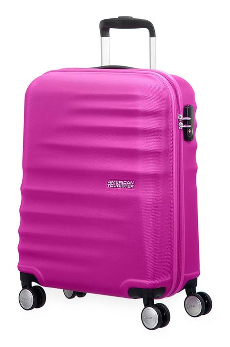 Skořepinové příruční zavazadlo z kolekce Wavebreaker od značky American Tourister vhodné pro několika denní pobyt. AMERICAN TOURISTER, SKOŘEPINOVÉ PŘÍRUČNÍ ZAVAZADLO Z KOLEKCE WAVEBREAKER OD ZNAČKY AMERICAN TOURISTER VHODNÉ PRO NĚKOLIKA DENNÍ POBYT. - PŘÍRUČNÍ ZAVAZADLA - CESTOVNÍ KUFRY A TAŠKY
