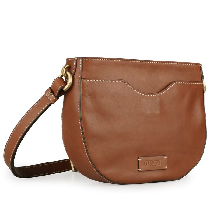 Je určená na nosenie cez rameno alebo crossbody. Popruh je možné nastaviť až na dĺžku 145 cm. GIUDI, JE URČENÁ NA NOSENIE CEZ RAMENO ALEBO CROSSBODY. POPRUH JE MOŽNÉ NASTAVIŤ AŽ NA DĹŽKU 145 CM. - CROSSBODY KABELKY - KABELKY