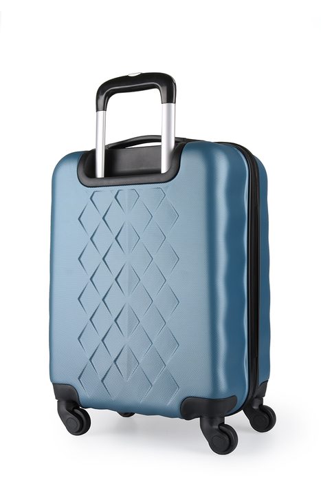 Svojimi rozmermi 46 x 36 x 21,5 cm sa radí medzi palubné kufre, no odporúčame starostlivú kontrolu požiadaviek na príručnú batožinu u vami vybraných aeroliniek. BORDERLINE, SVOJIMI ROZMERMI 46 X 36 X 21,5 CM SA RADÍ MEDZI PALUBNÉ KUFRE, NO ODPORÚČAME STAROSTLIVÚ KONTROLU POŽIADAVIEK NA PRÍRUČNÚ BATOŽINU U VAMI VYBRANÝCH AEROLINIEK. - PRÍRUČNÁ BATOŽINA - CESTOVNÉ KUFRE A TAŠKY