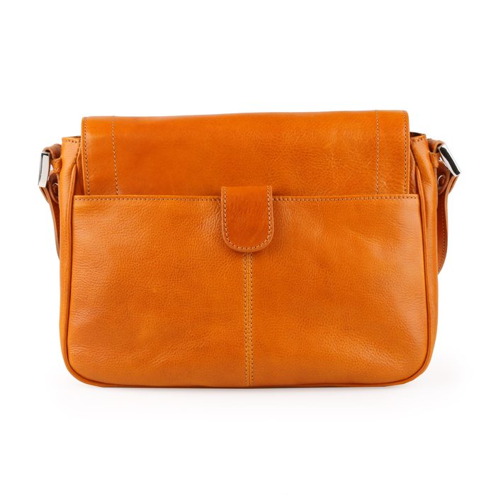 Praktické vrecko je na zadnej strane kabelky. SNĚŽKA NÁCHOD, PRAKTICKÉ VRECKO JE NA ZADNEJ STRANE KABELKY. - CROSSBODY KABELKY - KABELKY