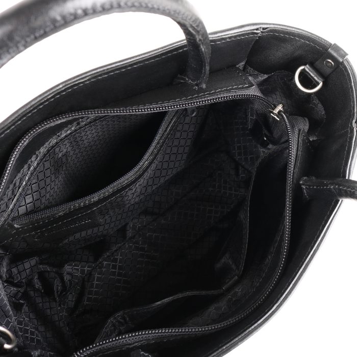 Hlavní přihrádka je uzavíratelná bezpečně na zip. Uvnitř je k dispozici jedna kapsa na zip a dvě otevřené přihrádky. SNĚŽKA NÁCHOD, HLAVNÍ PŘIHRÁDKA JE UZAVÍRATELNÁ BEZPEČNĚ NA ZIP. UVNITŘ JE K DISPOZICI JEDNA KAPSA NA ZIP A DVĚ OTEVŘENÉ PŘIHRÁDKY. - KABELKY DO RUKY - KABELKY