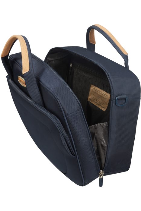 Hlavní komora je uzavíratelná bezpečně na zip, který lze uzamknout zámečkem (není součástí výrobku). SAMSONITE, HLAVNÍ KOMORA JE UZAVÍRATELNÁ BEZPEČNĚ NA ZIP, KTERÝ LZE UZAMKNOUT ZÁMEČKEM (NENÍ SOUČÁSTÍ VÝROBKU). - CESTOVNÍ TAŠKY - CESTOVNÍ KUFRY A TAŠKY