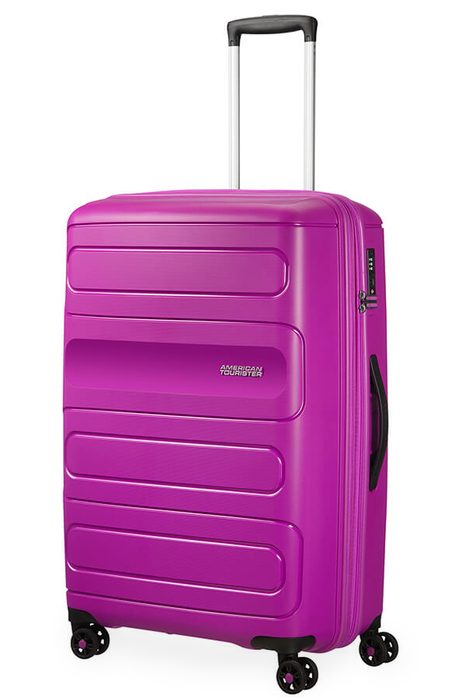 Je vyrobený zo 100% polypropylénu, ktorý sa vyznačuje vysokou odolnosťou, ľahko umývateľným povrchom a nižšou hmotnosťou. AMERICAN TOURISTER, JE VYROBENÝ ZO 100% POLYPROPYLÉNU, KTORÝ SA VYZNAČUJE VYSOKOU ODOLNOSŤOU, ĽAHKO UMÝVATEĽNÝM POVRCHOM A NIŽŠOU HMOTNOSŤOU. - ŠKRUPINOVÉ KUFRE - CESTOVNÉ KUFRE A TAŠKY