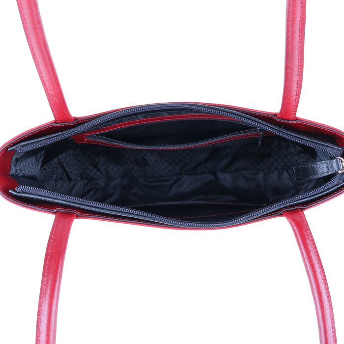 Kabelka je uzatvárateľná bezpečne na zips. Vnútri je otvorené vrecko a vrecko na zips. SNĚŽKA NÁCHOD, KABELKA JE UZATVÁRATEĽNÁ BEZPEČNE NA ZIPS. VNÚTRI JE OTVORENÉ VRECKO A VRECKO NA ZIPS. - KABELKY CEZ RAMENO - KABELKY