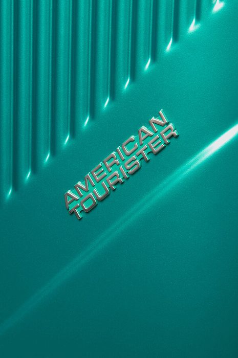 Logo značky American Tourister. AMERICAN TOURISTER, LOGO ZNAČKY AMERICAN TOURISTER. - SKOŘEPINOVÉ KUFRY - CESTOVNÍ KUFRY A TAŠKY