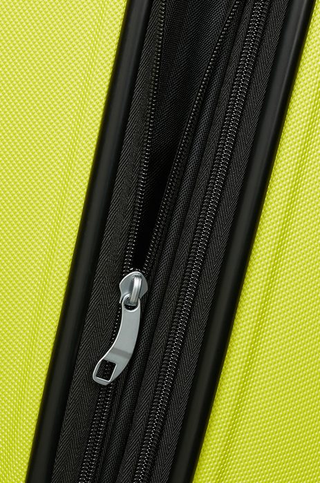 Vyrobeno z ABS, který je proslulý až extrémní mechanickou odolností a houževnatostí. AMERICAN TOURISTER, VYROBENO Z ABS, KTERÝ JE PROSLULÝ AŽ EXTRÉMNÍ MECHANICKOU ODOLNOSTÍ A HOUŽEVNATOSTÍ. - SKOŘEPINOVÉ KUFRY - CESTOVNÍ KUFRY A TAŠKY
