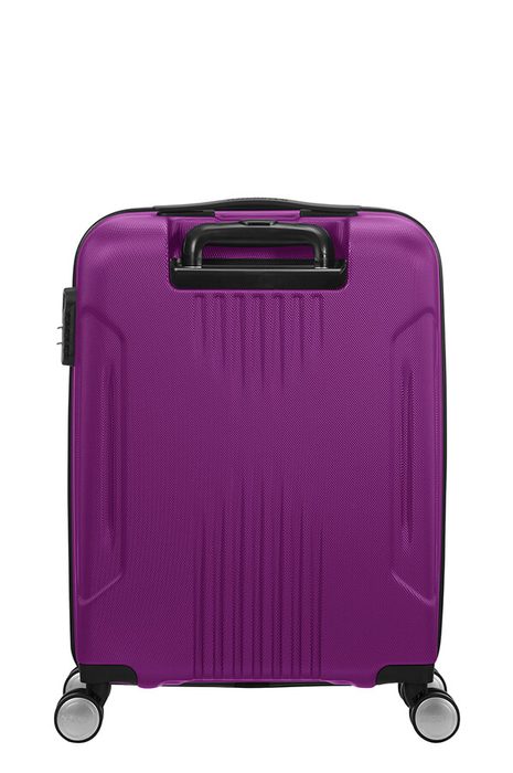 De asemenea este prevăzut cu fermoare de calitate, mâner superior pentru ridicare ușoară și patru roți duble pentru o manipulare ușoară. AMERICAN TOURISTER, DE ASEMENEA ESTE PREVĂZUT CU FERMOARE DE CALITATE, MÂNER SUPERIOR PENTRU RIDICARE UȘOARĂ ȘI PATRU ROȚI DUBLE PENTRU O MANIPULARE UȘOARĂ. - BAGAJE DE MÂNĂ - TROLERE ȘI GENȚI DE VOIAJ
