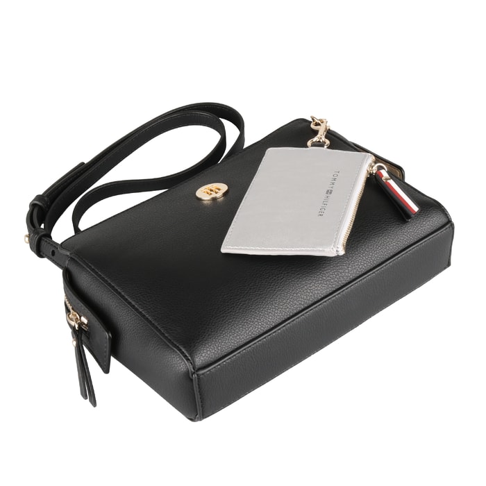 Do kabelky pohodlně umístíte formát A6. TOMMY HILFIGER, DO KABELKY POHODLNĚ UMÍSTÍTE FORMÁT A6. - CROSSBODY KABELKY - KABELKY
