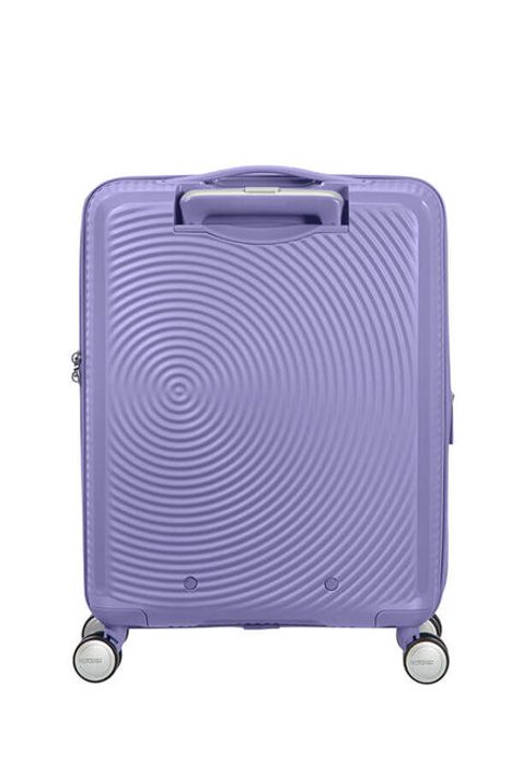 Hravý kruhový vzhled s kontrastním matným a lesklým povrchem jistě zaujme všude, kam se s ním podíváte. AMERICAN TOURISTER, HRAVÝ KRUHOVÝ VZHLED S KONTRASTNÍM MATNÝM A LESKLÝM POVRCHEM JISTĚ ZAUJME VŠUDE, KAM SE S NÍM PODÍVÁTE. - PŘÍRUČNÍ ZAVAZADLA - CESTOVNÍ KUFRY A TAŠKY
