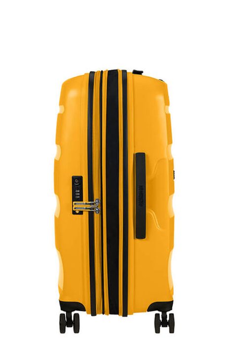 Objem kufru lze snadno navýšit až na 73 litrů s použitím integrovaného expandéru. AMERICAN TOURISTER, OBJEM KUFRU LZE SNADNO NAVÝŠIT AŽ NA 73 LITRŮ S POUŽITÍM INTEGROVANÉHO EXPANDÉRU. - SKOŘEPINOVÉ KUFRY - CESTOVNÍ KUFRY A TAŠKY