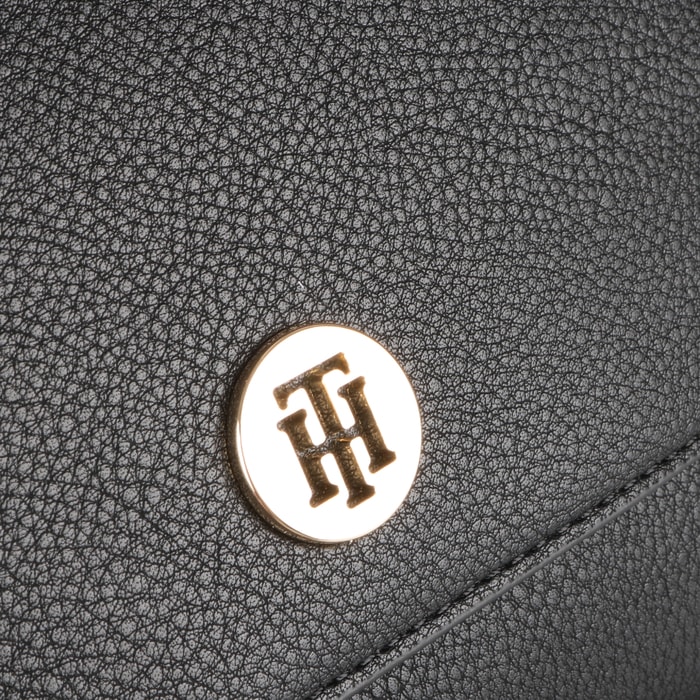 Kabelka Charming Tommy je vyrobená zo syntetickej kože. TOMMY HILFIGER, KABELKA CHARMING TOMMY JE VYROBENÁ ZO SYNTETICKEJ KOŽE. - CROSSBODY KABELKY - KABELKY