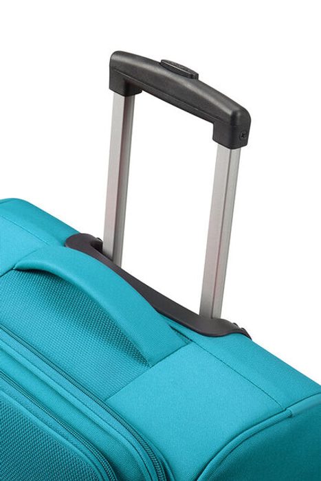 V jeho výbavě naleznete výsuvnou rukojeť s aretací a horní madlo. AMERICAN TOURISTER, V JEHO VÝBAVĚ NALEZNETE VÝSUVNOU RUKOJEŤ S ARETACÍ A HORNÍ MADLO. - PŘÍRUČNÍ ZAVAZADLA - CESTOVNÍ KUFRY A TAŠKY