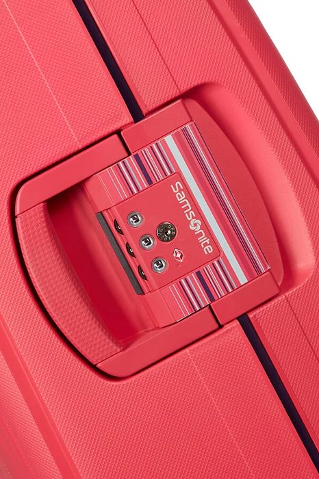 Samsonite uspěl ve výrobě extrémně lehké polypropylenové kolekce na tříbodové zamykání, a to díky revolučnímu, polypropylenovému materiálu Flowlite. SAMSONITE, SAMSONITE USPĚL VE VÝROBĚ EXTRÉMNĚ LEHKÉ POLYPROPYLENOVÉ KOLEKCE NA TŘÍBODOVÉ ZAMYKÁNÍ, A TO DÍKY REVOLUČNÍMU, POLYPROPYLENOVÉMU MATERIÁLU FLOWLITE. - ŠKRUPINOVÉ KUFRE - CESTOVNÉ KUFRE A TAŠKY
