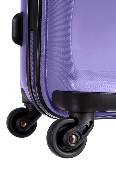 Štyri odolné a tiché kolieska umožňujú otáčanie o 360 ° vo všetkých smeroch. AMERICAN TOURISTER, ŠTYRI ODOLNÉ A TICHÉ KOLIESKA UMOŽŇUJÚ OTÁČANIE O 360 ° VO VŠETKÝCH SMEROCH. - ŠKRUPINOVÉ KUFRE - CESTOVNÉ KUFRE A TAŠKY