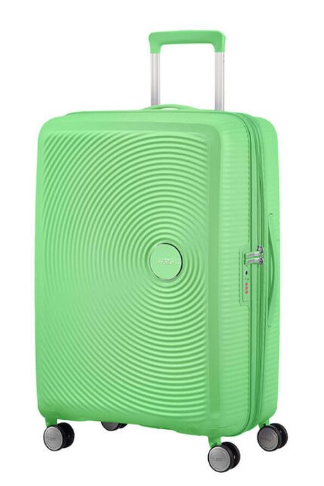 Skvělý rozšířitelný velký kufr z populární řady Soundbox je skvělou volbou pro dvou týdenní dovolenou. AMERICAN TOURISTER, SKVĚLÝ ROZŠÍŘITELNÝ VELKÝ KUFR Z POPULÁRNÍ ŘADY SOUNDBOX JE SKVĚLOU VOLBOU PRO DVOU TÝDENNÍ DOVOLENOU. - SKOŘEPINOVÉ KUFRY - CESTOVNÍ KUFRY A TAŠKY