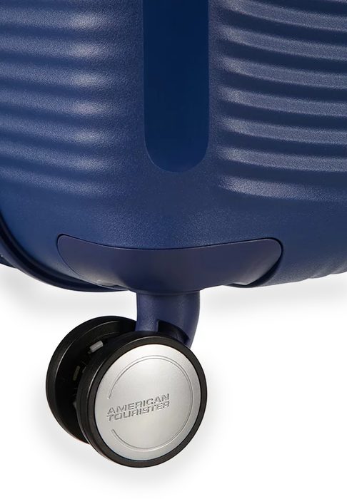 Pro pohodlné převážení z místa na místo je kufr vybaven čtyřmi dvojitými kolečky, která se otáčejí v plném rozsahu 360°. AMERICAN TOURISTER, PRO POHODLNÉ PŘEVÁŽENÍ Z MÍSTA NA MÍSTO JE KUFR VYBAVEN ČTYŘMI DVOJITÝMI KOLEČKY, KTERÁ SE OTÁČEJÍ V PLNÉM ROZSAHU 360°. - PŘÍRUČNÍ ZAVAZADLA - CESTOVNÍ KUFRY A TAŠKY