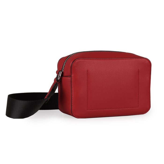 Kabelku môžete vďaka nastaviteľnému popruhu nosiť ako cez rameno, no aj crossbody. Maximálna dĺžka popruhu je 130 cm. CALVIN KLEIN, KABELKU MÔŽETE VĎAKA NASTAVITEĽNÉMU POPRUHU NOSIŤ AKO CEZ RAMENO, NO AJ CROSSBODY. MAXIMÁLNA DĹŽKA POPRUHU JE 130 CM. - KABELKY CEZ RAMENO - KABELKY