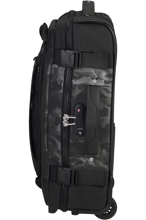 Bezpečnost na cestách zajistí integrovaný TSA zámek s kabelem pro uzamčení přední kapsy. SAMSONITE, BEZPEČNOST NA CESTÁCH ZAJISTÍ INTEGROVANÝ TSA ZÁMEK S KABELEM PRO UZAMČENÍ PŘEDNÍ KAPSY. - CESTOVNÍ TAŠKY - CESTOVNÍ KUFRY A TAŠKY