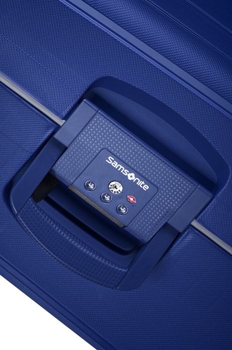 Objavte doposiaľ najľahší kolekciu S'Cure. Samsonite uspel vo výrobe extrémne ľahkej polypropylénovej kolekcie na trojbodové zamykanie, vďaka revolučnému polypropylénovému materiálu Flowlite. SAMSONITE, OBJAVTE DOPOSIAĽ NAJĽAHŠÍ KOLEKCIU S'CURE. SAMSONITE USPEL VO VÝROBE EXTRÉMNE ĽAHKEJ POLYPROPYLÉNOVEJ KOLEKCIE NA TROJBODOVÉ ZAMYKANIE, VĎAKA REVOLUČNÉMU POLYPROPYLÉNOVÉMU MATERIÁLU FLOWLITE. - ŠKRUPINOVÉ KUFRE - CESTOVNÉ KUFRE A TAŠKY