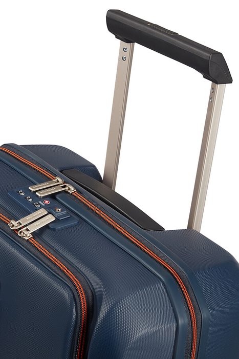 Pohodlnú manipuláciu s batožinou obstará dvojitá výsuvná trolej. SAMSONITE, POHODLNÚ MANIPULÁCIU S BATOŽINOU OBSTARÁ DVOJITÁ VÝSUVNÁ TROLEJ. - PRÍRUČNÁ BATOŽINA - CESTOVNÉ KUFRE A TAŠKY