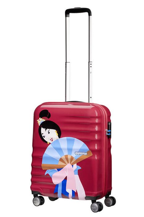 Svými rozměry je kufr vhodný jako příruční zavazadlo a je možné ho s sebou vzít na palubu letadla. AMERICAN TOURISTER, SVÝMI ROZMĚRY JE KUFR VHODNÝ JAKO PŘÍRUČNÍ ZAVAZADLO A JE MOŽNÉ HO S SEBOU VZÍT NA PALUBU LETADLA. - PŘÍRUČNÍ ZAVAZADLA - CESTOVNÍ KUFRY A TAŠKY