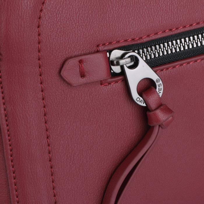 Vyrobená je zo syntetickej kože. DAVID JONES PARIS, VYROBENÁ JE ZO SYNTETICKEJ KOŽE. - CROSSBODY KABELKY - KABELKY