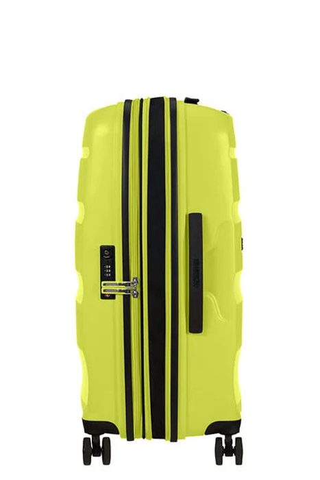 Objem kufru lze snadno navýšit až na 73 litrů s použitím integrovaného expandéru. AMERICAN TOURISTER, OBJEM KUFRU LZE SNADNO NAVÝŠIT AŽ NA 73 LITRŮ S POUŽITÍM INTEGROVANÉHO EXPANDÉRU. - SKOŘEPINOVÉ KUFRY - CESTOVNÍ KUFRY A TAŠKY