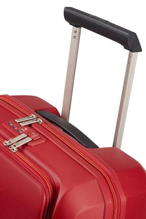 Pohodlnú manipuláciu s batožinou obstará dvojitá výsuvná trolej. SAMSONITE, POHODLNÚ MANIPULÁCIU S BATOŽINOU OBSTARÁ DVOJITÁ VÝSUVNÁ TROLEJ. - PRÍRUČNÁ BATOŽINA - CESTOVNÉ KUFRE A TAŠKY