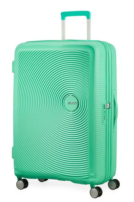 Skvělý rozšířitelný velký kufr z populární řady Soundbox je skvělou volbou pro dvou týdenní dovolenou. AMERICAN TOURISTER, SKVĚLÝ ROZŠÍŘITELNÝ VELKÝ KUFR Z POPULÁRNÍ ŘADY SOUNDBOX JE SKVĚLOU VOLBOU PRO DVOU TÝDENNÍ DOVOLENOU. - SKOŘEPINOVÉ KUFRY - CESTOVNÍ KUFRY A TAŠKY