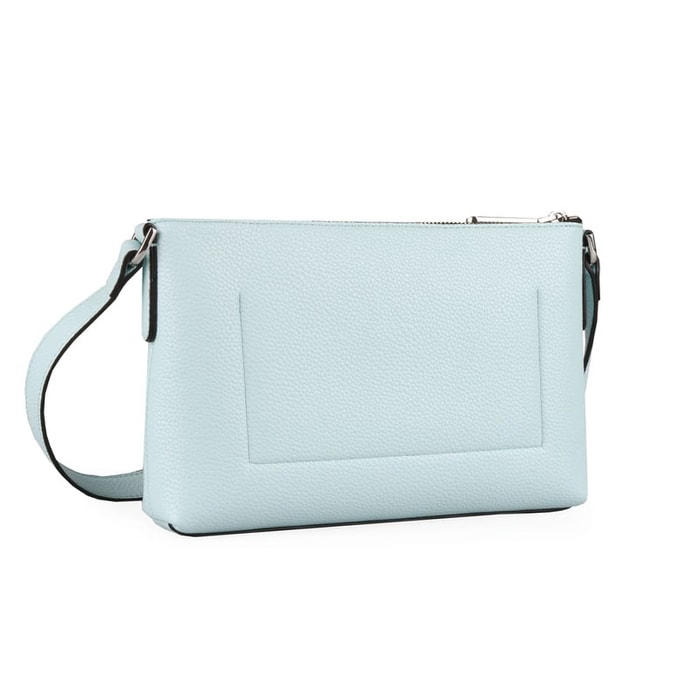 Kabelka disponuje nastavitelným popruhem pro nošení přes rameno i crossbody s délkou až 120 cm. CALVIN KLEIN, KABELKA DISPONUJE NASTAVITELNÝM POPRUHEM PRO NOŠENÍ PŘES RAMENO I CROSSBODY S DÉLKOU AŽ 120 CM. - CROSSBODY KABELKY - KABELKY