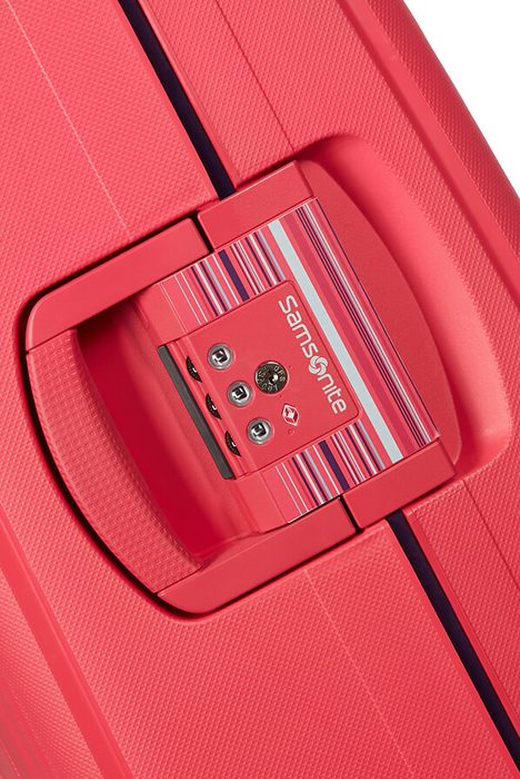 Objevte dosud nejlehčí kolekci S'Cure. Samsonite uspěl ve výrobě extrémně lehké polypropylenové kolekce na tříbodové zamykání, a to díky revolučnímu, polypropylenovému materiálu Flowlite. SAMSONITE, OBJEVTE DOSUD NEJLEHČÍ KOLEKCI S'CURE. SAMSONITE USPĚL VE VÝROBĚ EXTRÉMNĚ LEHKÉ POLYPROPYLENOVÉ KOLEKCE NA TŘÍBODOVÉ ZAMYKÁNÍ, A TO DÍKY REVOLUČNÍMU, POLYPROPYLENOVÉMU MATERIÁLU FLOWLITE. - ŠKRUPINOVÉ KUFRE - CESTOVNÉ KUFRE A TAŠKY