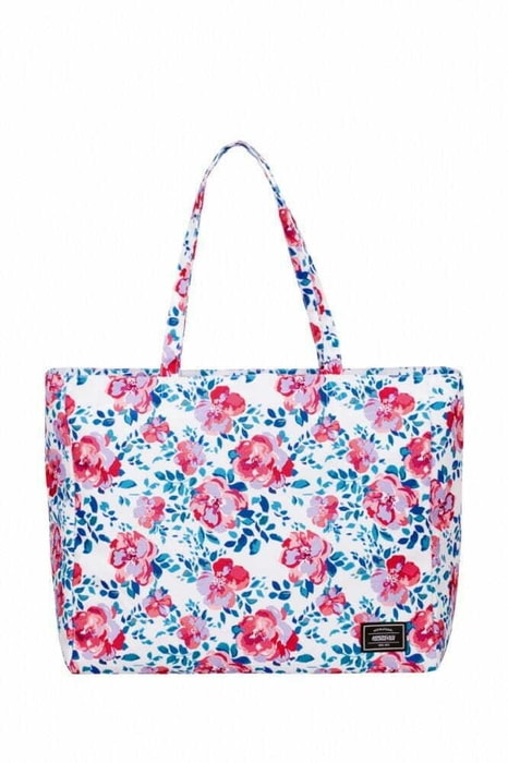 Plážovou tašku zdobí designové logo značky American Tourister. AMERICAN TOURISTER, PLÁŽOVOU TAŠKU ZDOBÍ DESIGNOVÉ LOGO ZNAČKY AMERICAN TOURISTER. - DÁMSKÉ BATOHY - BATOHY