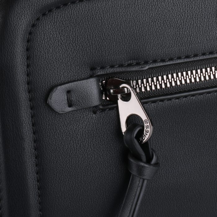 Kabelka je vyrobená zo syntetickej kože. DAVID JONES PARIS, KABELKA JE VYROBENÁ ZO SYNTETICKEJ KOŽE. - CROSSBODY KABELKY - KABELKY