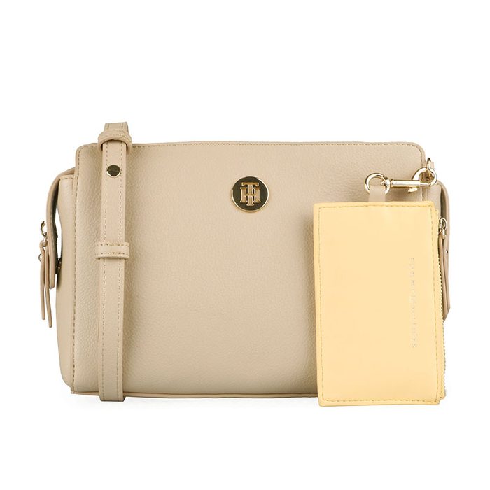 Probuďte v sobě módní ikonu s dámskou crossbody kabelkou Tommy Hilfiger z nové kolekce Charming Tommy. TOMMY HILFIGER, PROBUĎTE V SOBĚ MÓDNÍ IKONU S DÁMSKOU CROSSBODY KABELKOU TOMMY HILFIGER Z NOVÉ KOLEKCE CHARMING TOMMY. - CROSSBODY KABELKY - KABELKY