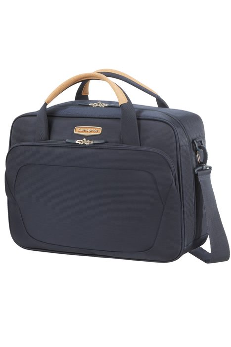 Praktická a trendy palubní taška v unisex provedení Samsonite z řady Spark SNG ECO. Kvalitní cestovní doplněk, při jehož výrobě bylo myšleno i na ekologii. SAMSONITE, PRAKTICKÁ A TRENDY PALUBNÍ TAŠKA V UNISEX PROVEDENÍ SAMSONITE Z ŘADY SPARK SNG ECO. KVALITNÍ CESTOVNÍ DOPLNĚK, PŘI JEHOŽ VÝROBĚ BYLO MYŠLENO I NA EKOLOGII. - CESTOVNÍ TAŠKY - CESTOVNÍ KUFRY A TAŠKY