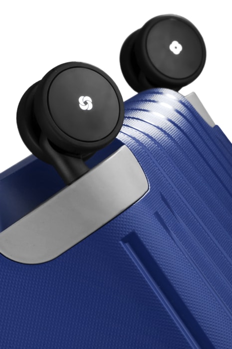 Štyri dvojité kolieska otočné o 360 ° pre ľahkú manipuláciu. SAMSONITE, ŠTYRI DVOJITÉ KOLIESKA OTOČNÉ O 360 ° PRE ĽAHKÚ MANIPULÁCIU. - ŠKRUPINOVÉ KUFRE - CESTOVNÉ KUFRE A TAŠKY
