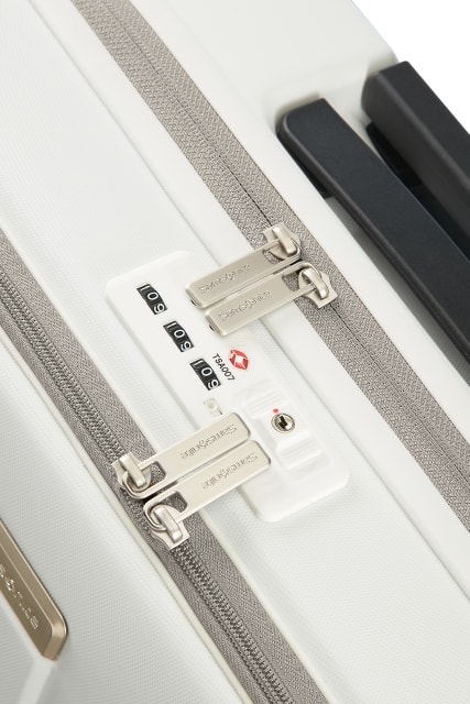 Táto elegantná príručná batožina obsahuje kombinovaný zámok s TSA zámkom pre bezpečné cestovanie SAMSONITE, TÁTO ELEGANTNÁ PRÍRUČNÁ BATOŽINA OBSAHUJE KOMBINOVANÝ ZÁMOK S TSA ZÁMKOM PRE BEZPEČNÉ CESTOVANIE - PRÍRUČNÁ BATOŽINA - CESTOVNÉ KUFRE A TAŠKY