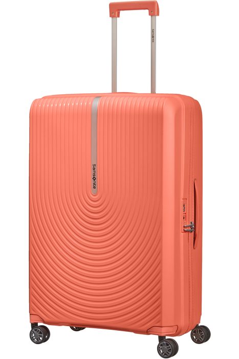 V jeho výbavě jsou 4 tichá dvojitá kolečka pro hladký pojezd. Samozřejmostí je horní a boční madlo a výsuvná rukojeť a s aretací. SAMSONITE, V JEHO VÝBAVĚ JSOU 4 TICHÁ DVOJITÁ KOLEČKA PRO HLADKÝ POJEZD. SAMOZŘEJMOSTÍ JE HORNÍ A BOČNÍ MADLO A VÝSUVNÁ RUKOJEŤ A S ARETACÍ. - SKOŘEPINOVÉ KUFRY - CESTOVNÍ KUFRY A TAŠKY