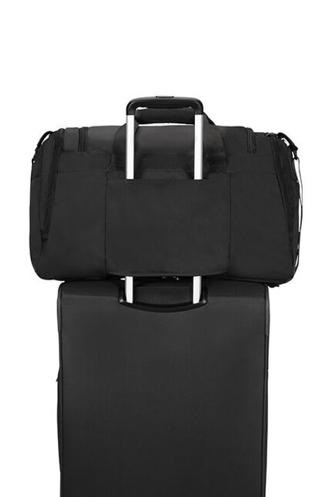 Na zadnej strane je k dispozícii úchyt pre nasunutie na madlo kufra. AMERICAN TOURISTER, NA ZADNEJ STRANE JE K DISPOZÍCII ÚCHYT PRE NASUNUTIE NA MADLO KUFRA. - CESTOVNÉ TAŠKY - CESTOVNÉ KUFRE A TAŠKY
